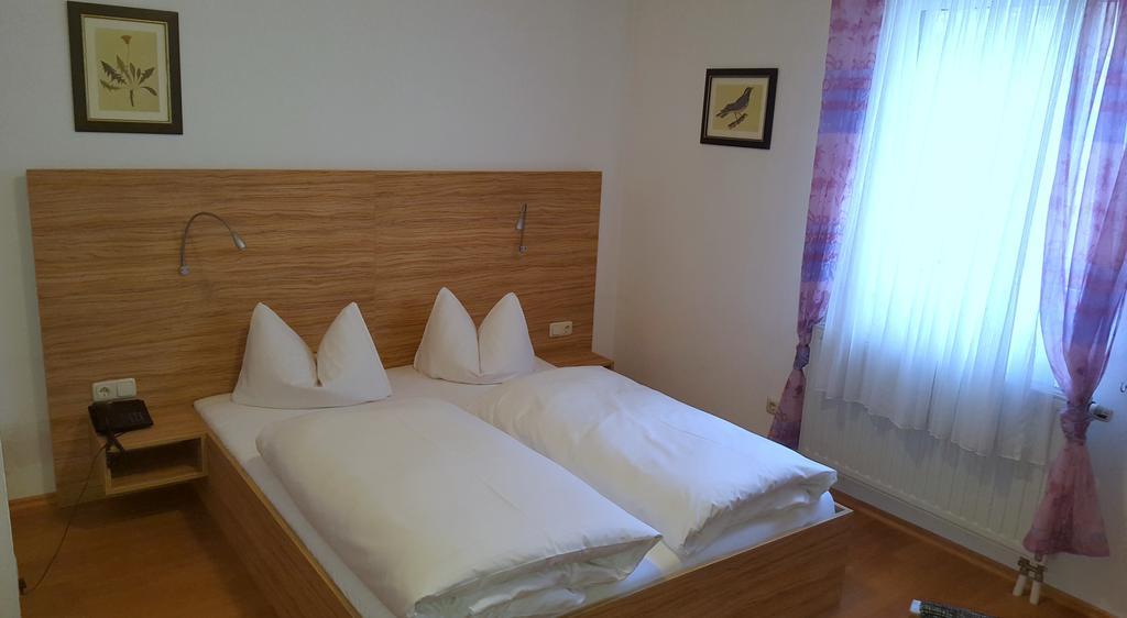 Gaestehaus Langhammer Bubenreuth Room photo
